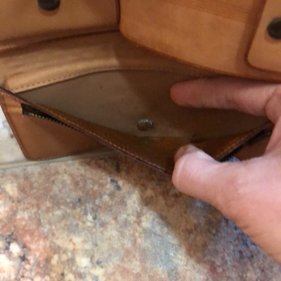 Beautifully Floral Tooled Vintaged Leather Wallet - Picture 9 of 13